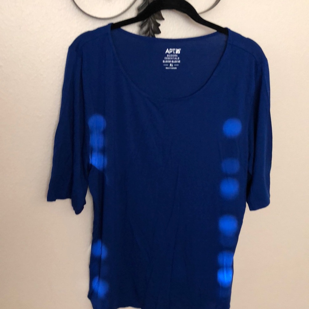 🎒 Royal blue blouse